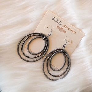 🌴 NEW Earrings Gunmetal Grey 3 Tier New fish Hook